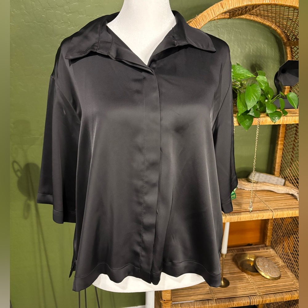 Prologue Target Wide Collar Crop Black Satin Button Up Short Sleeve Blouse